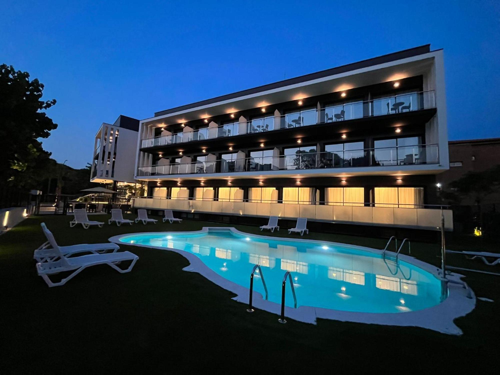 Hotel C31 Castelldefels Exterior foto